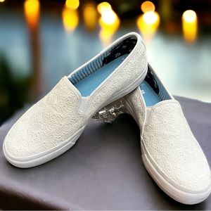 New Overstock:Draper James& Keds Canvas Slip On Shoes w/ Rubber Sole - Size 8.5